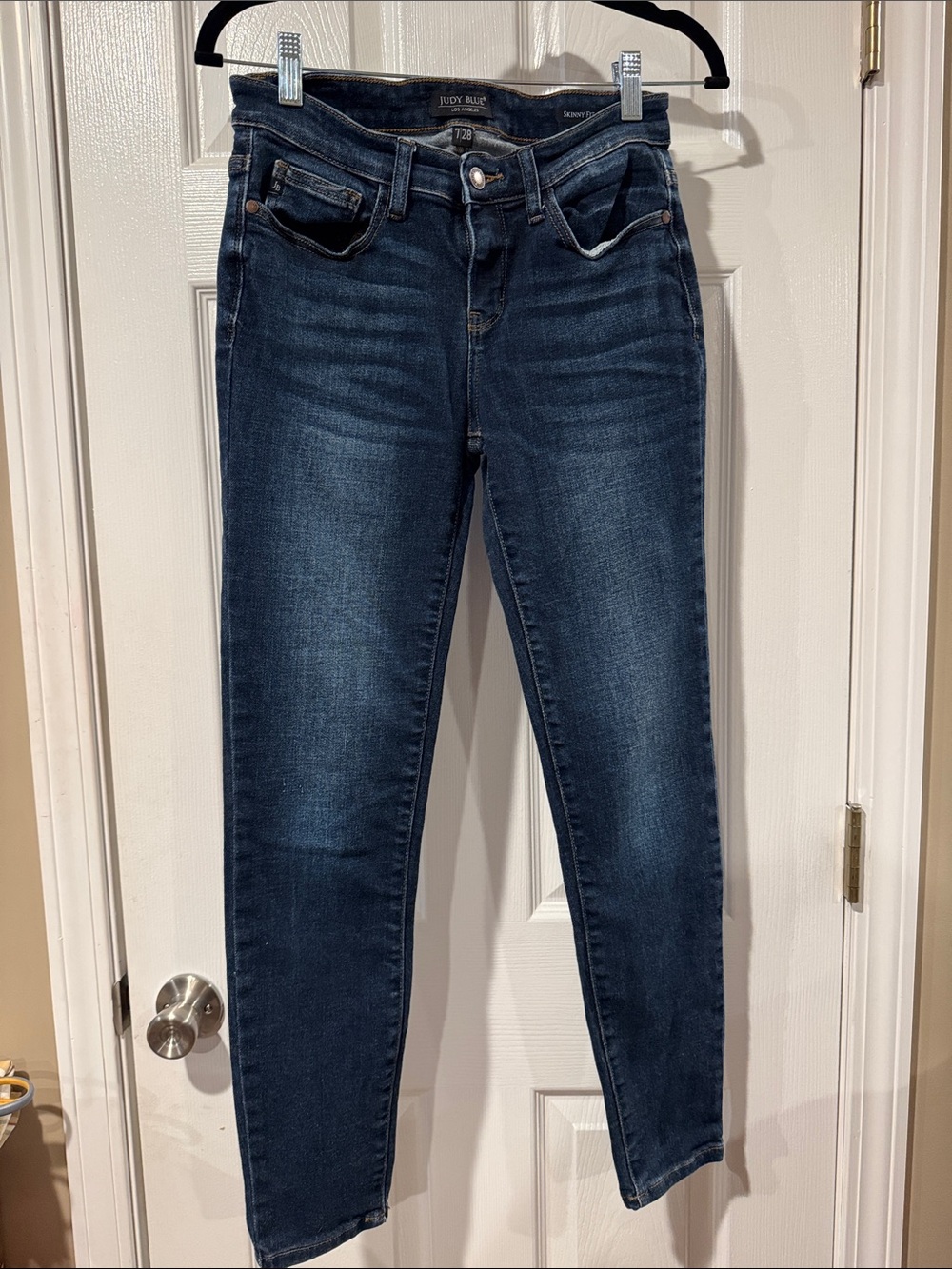 Judy Blue Mid to Dark Wash Skinny Jeans
